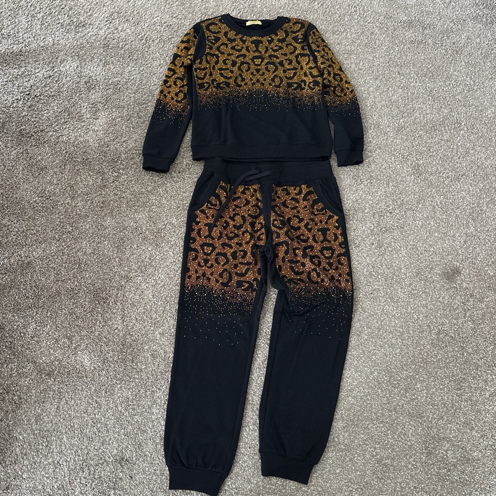 Stylish Leopard Print Women's  Set - Black and Brown